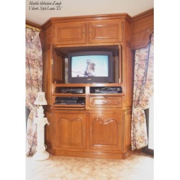 Meuble télé dans une boiserie