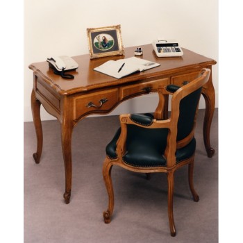Petit bureau Louis XV en chêne