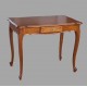 Petite table de style Louis XV